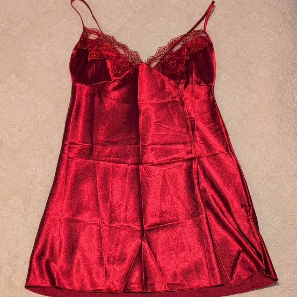 Elegant Red Lace Trim Satin Chemise